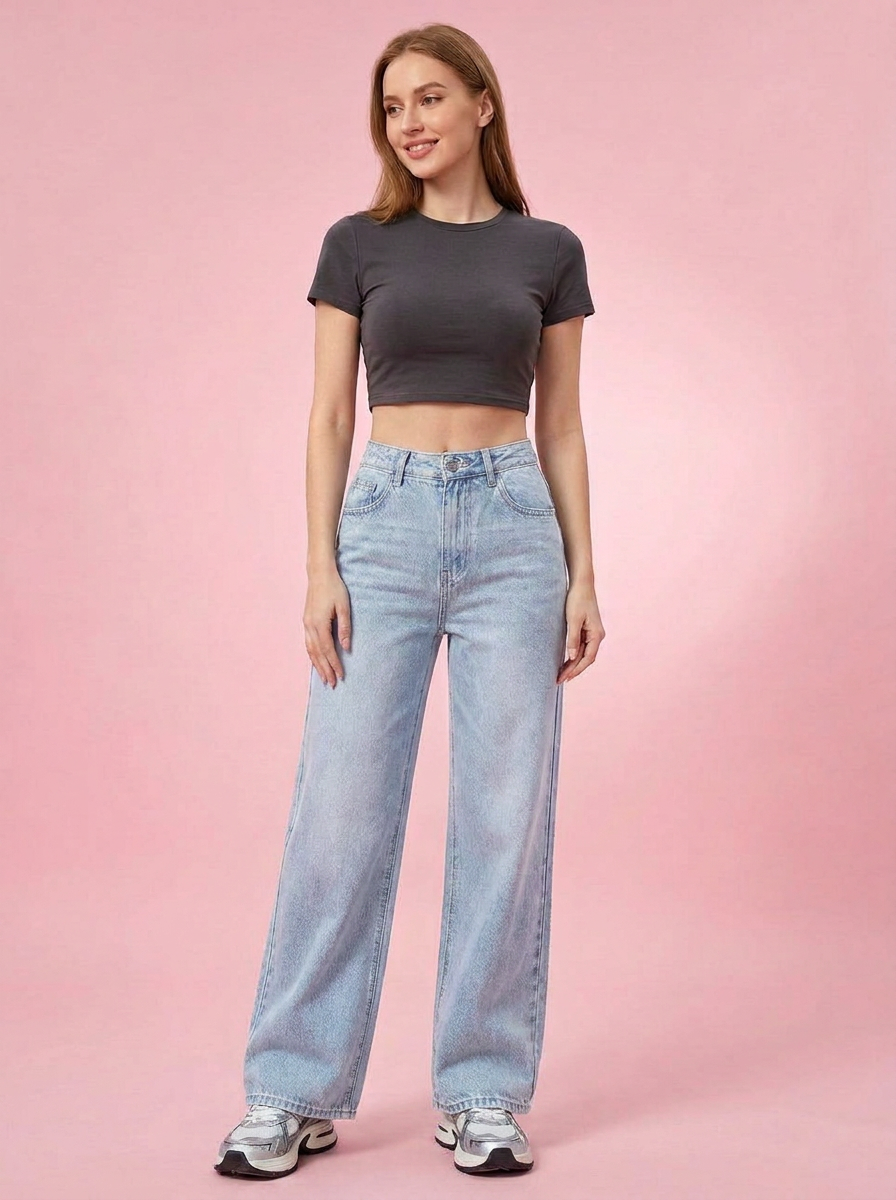Sculpt Wide Leg BBL Jean in light blue, front view