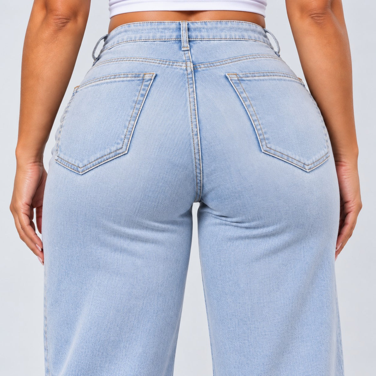 Sculpt Wide Leg BBL jean in light blue, back close-up